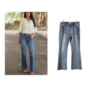 KanCan High Rise Flare Leg Light Wash Blue Women's Cotton Blend Jeans Size 31”